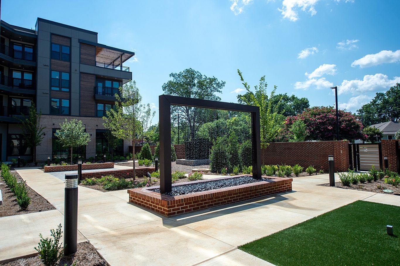 Rebecca Ward Photo Stella August2024 exterior 193 58